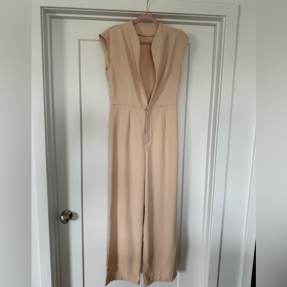 Elegant Cream Sleeveless Jumpsuit